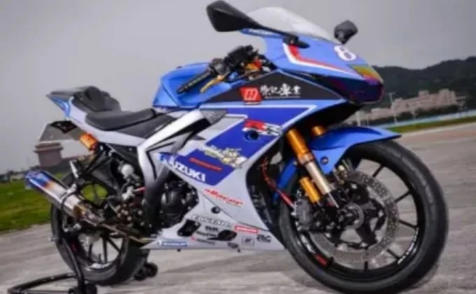Modifikasi Suzuki Gsx R150 Bergaya Moge Gsx R1000 Racing Look Banget