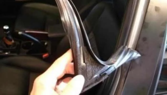 Ciri Karet Pintu Mobil Mulai Lemah 1