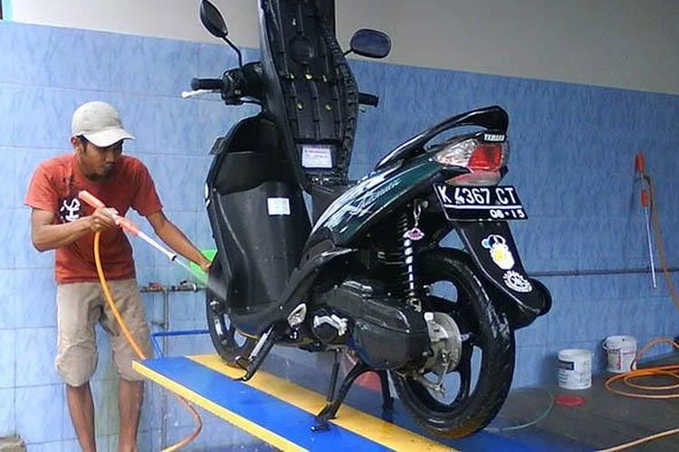 Kenali Kebiasaan Yang Membuat Motor Cepat Rusak