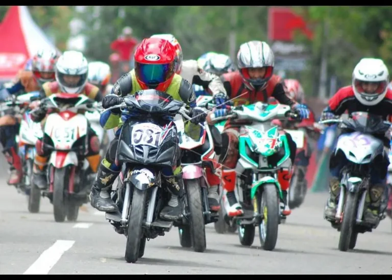 Adrenalin dan Estetika: Tantangan Seniman di Dunia Balap
