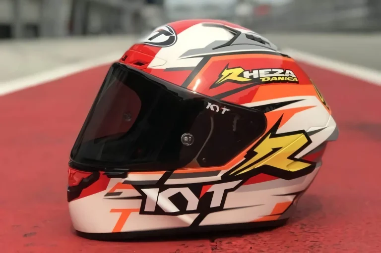 Balap Motor dan Estetika: Seni Desain Helm yang Menginspirasi