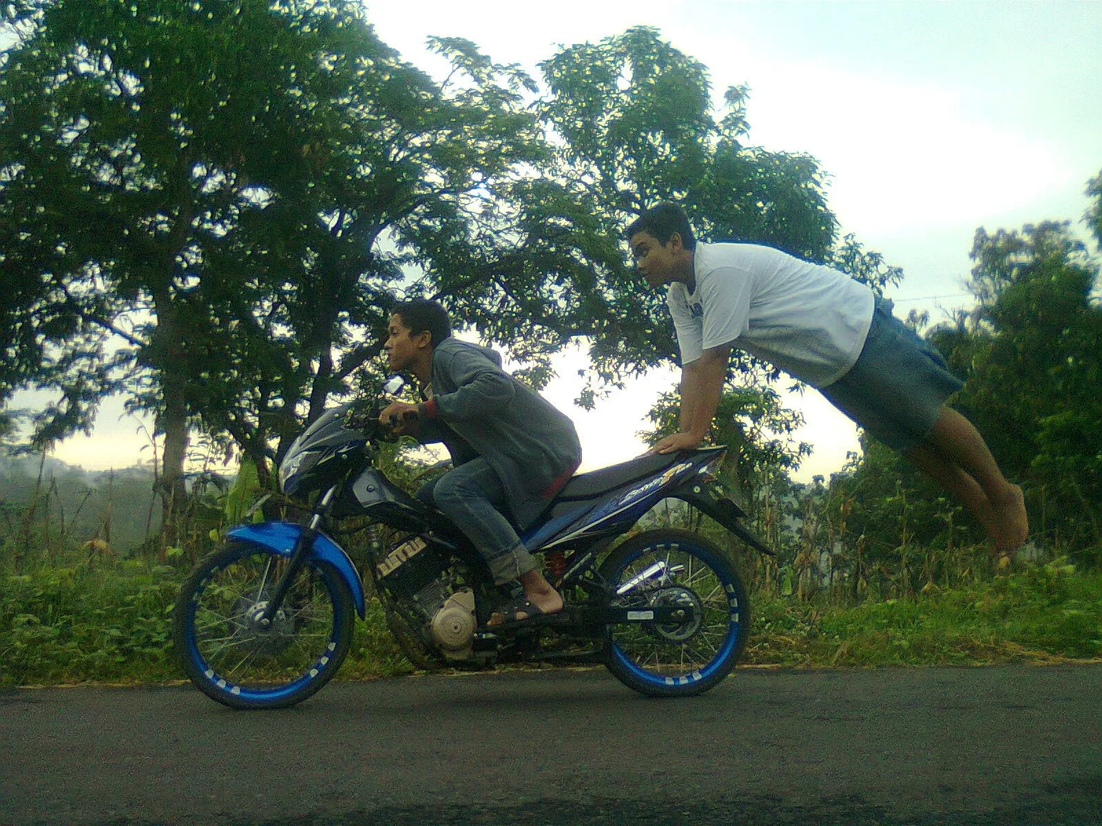 Balap Motor Dan Gaya Hidup Ekstrem Kisah Sehari Hari Pembalap