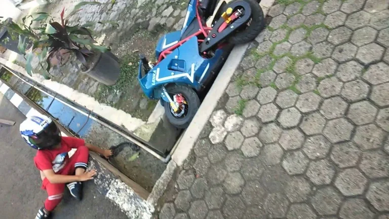 Balap Motor dan Perjalanan dari Sirkuit ke Perjalanan Jalan
