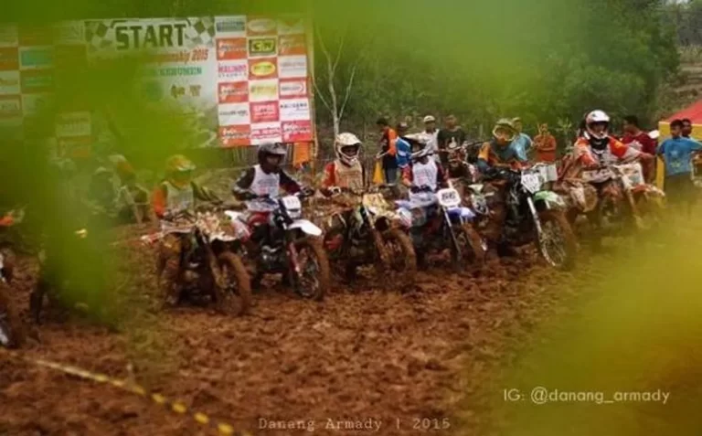 Balap Motor di Bawah Cuaca Ekstrem: Kehandalan dan Keamanan