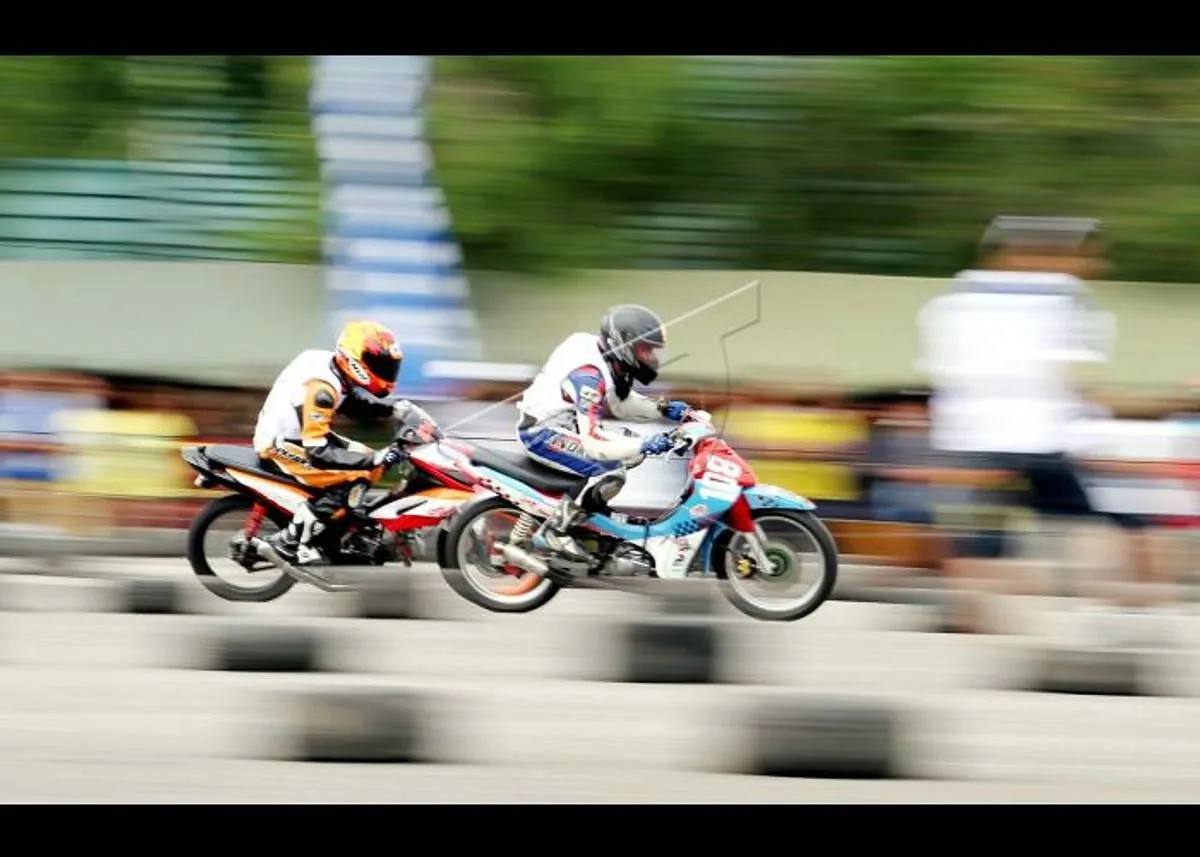 Mengabadikan Aksi Ekstrem Balap Motor Dan Seni Fotografi Di Sirkuit