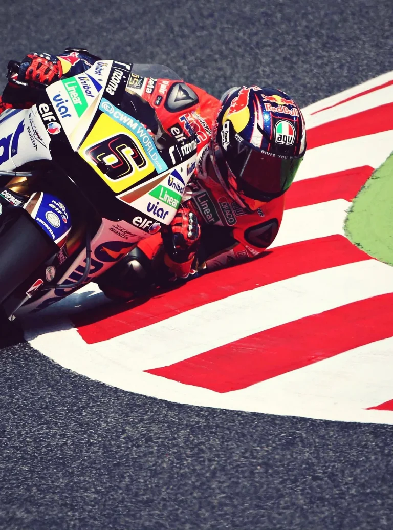 MotoGP dan Fisika di Sirkuit: Mengapa Sudut Kemiringan Sangat Penting