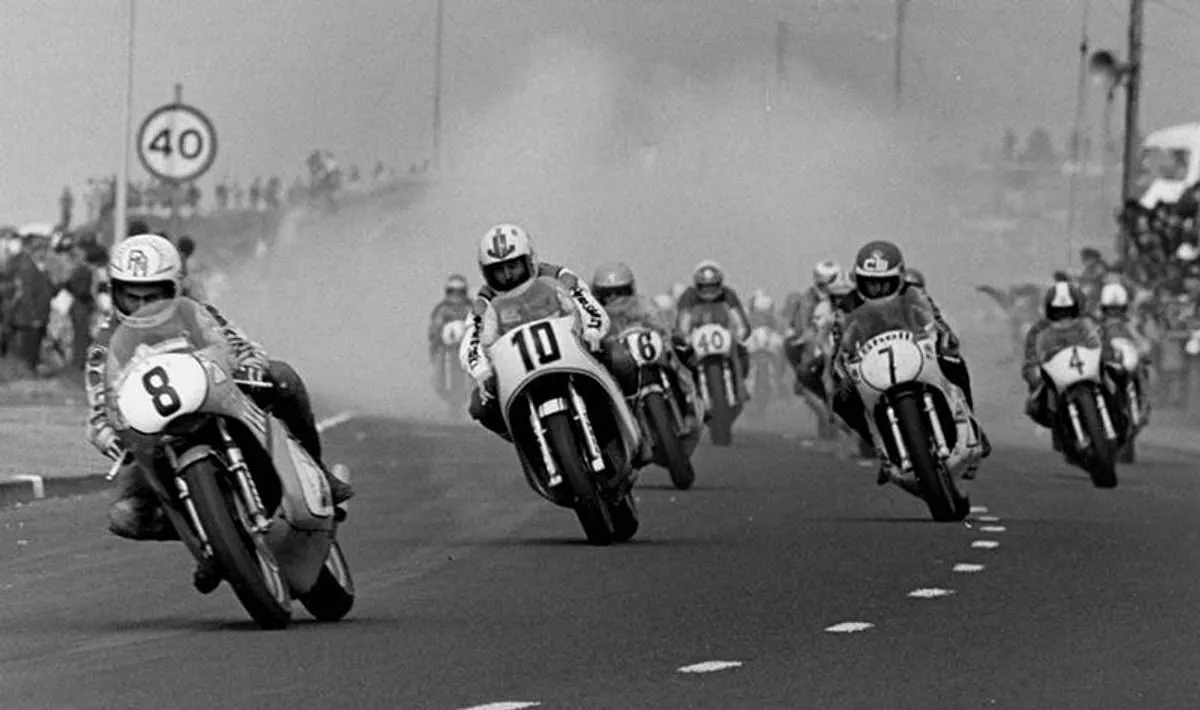 Motogp Sirkuit Malam Petualangan Adrenalin Dan Kisah Kisah Epik Di Arena Balap T