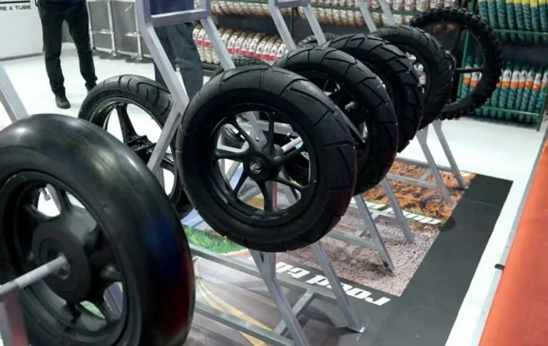 Motor Terbaik untuk Balap di Bawah Hujan