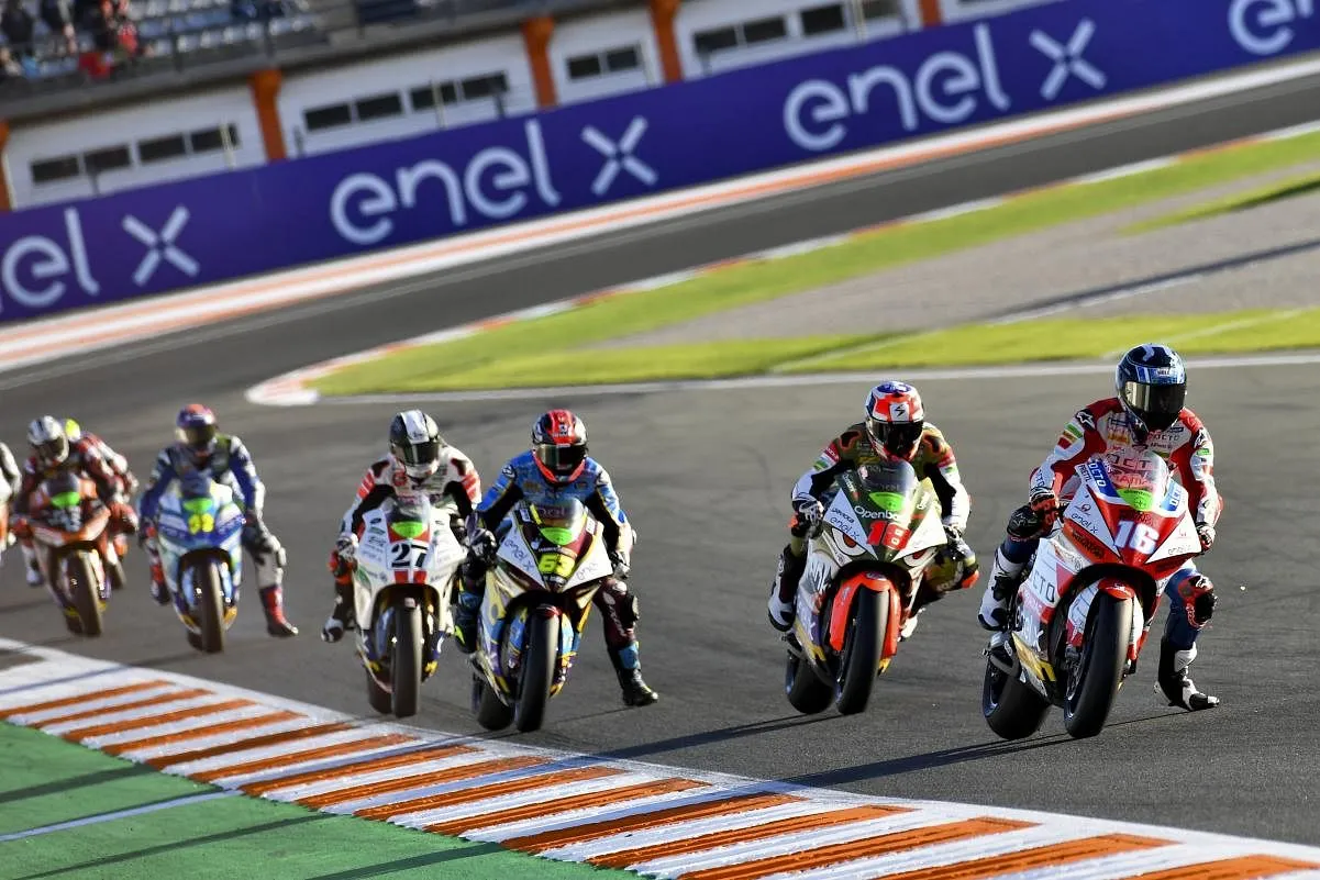 Pembalap Motor Sebagai Agenta Perubahan Kisah Dibalik Aksi Sosial