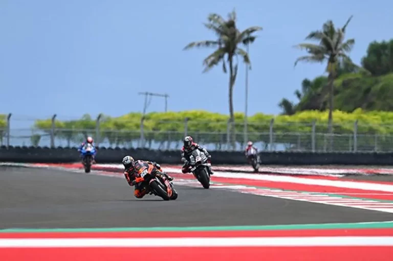 Pendukung Setia di Motor GP Minggu Lalu