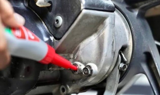 Content image for 9 Tanda Oli Motor Habis: Kenali Sebelum Motor Bermasalah!