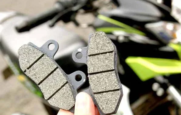 7 Gejala Kampas Rem Motor Aus Dan Waktu Tepat Untuk Menggantinya