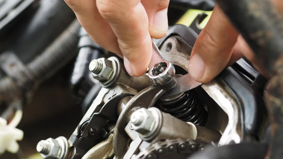 Klep Bengkok Bikin Motor Loyo? Ini 5 Penyebab dan Solusi Perbaikannya! Klep Bengkok Bikin Motor Loyo? Ini 5 Penyebab dan Solusi Perbaikannya!