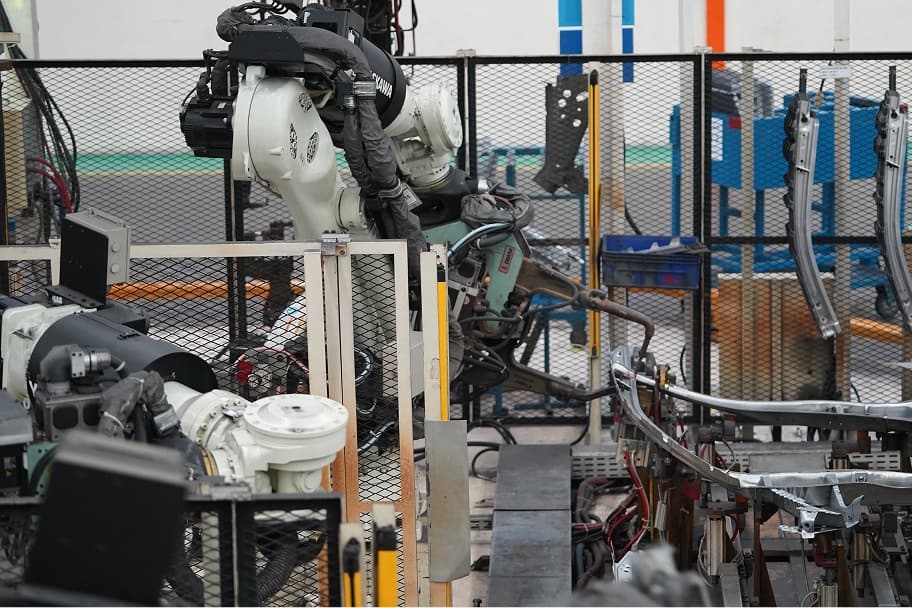 Manufaktur otomotif gaya motor