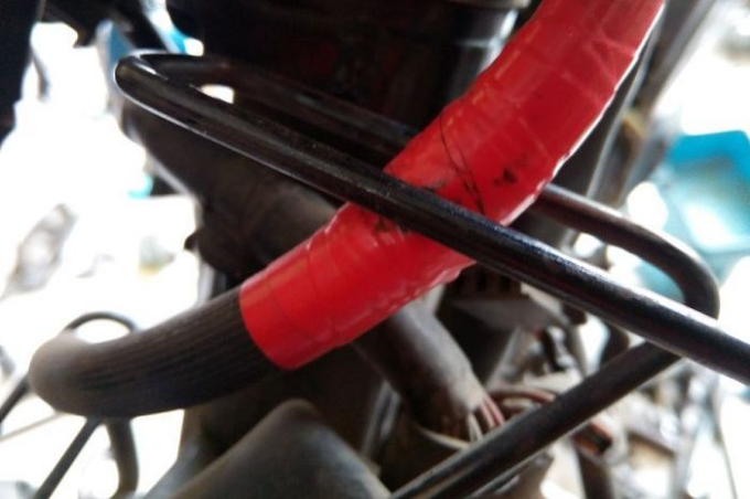 Mengatasi Selang Rem Sepeda Motor Bocor Mengatasi Selang Rem Sepeda Motor Bocor