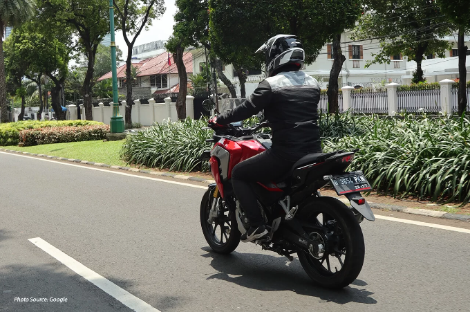 Cara Berkendara Ini agar Bensin Nggak Cepat Habis Harga Pertamax Naik Cara Berkendara Ini agar Bensin Nggak Cepat Habis